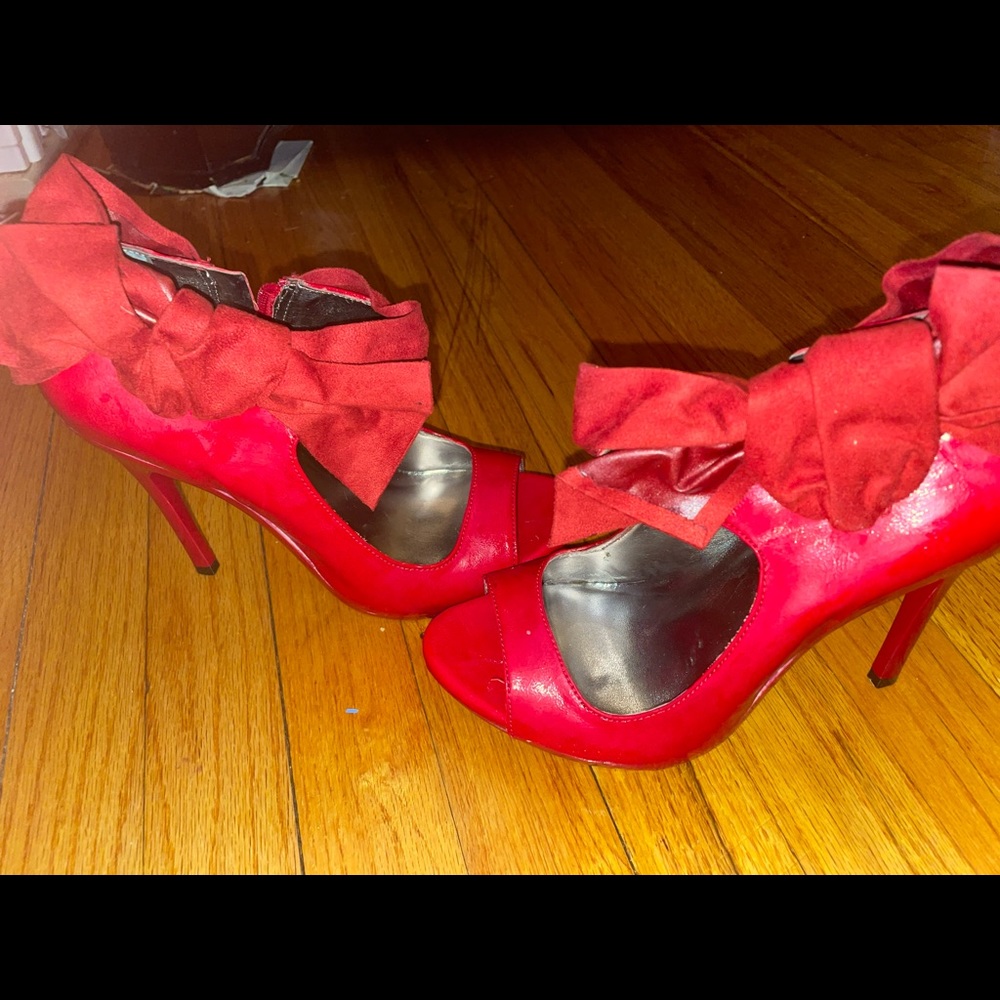 Carlos Santana pumps